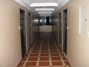 Rn Holidays Hotel Ooty Exteriör bild